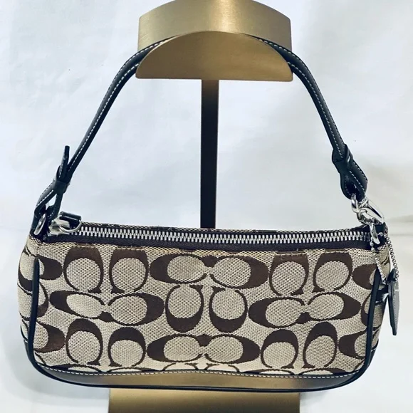 Vintage Coach Shoulder Signature Demi Pochette - Picture 2 of 9